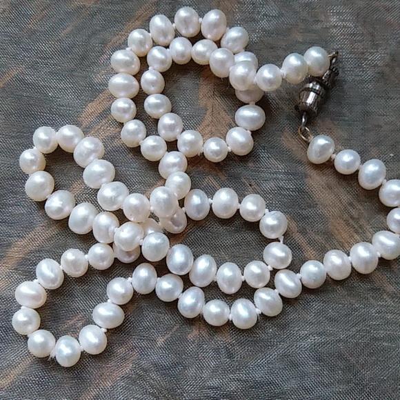 Genuine Pearl's necklace - Picture 5 of 8